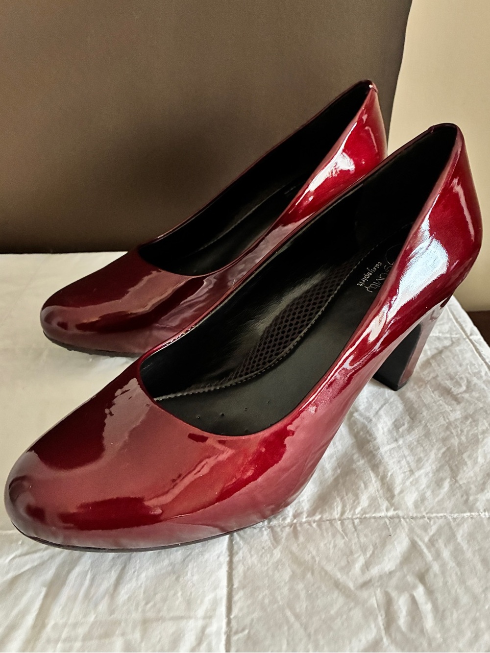 Easy Spirit Parnellas Red Patent Pumps Heels Size 8.5 Wide